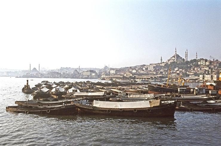 Golden Horn - barges