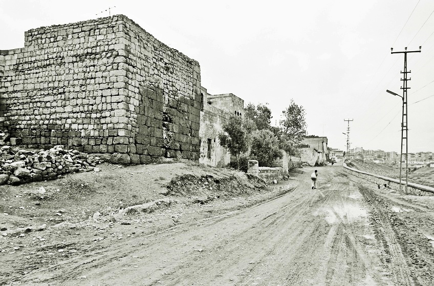 Şanlıurfa City Walls - Kule Sokağı